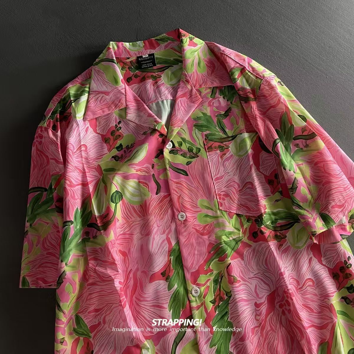 Romper Floral Print - Roze Graffiti Bloemen Cubaanse Kraag Hawaiiaanse